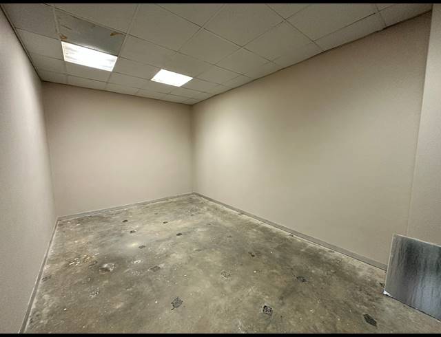1,037M² OFFICE TO LET IN ROSEBANK